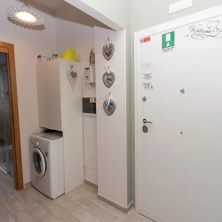 Apartment B9 Rom